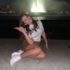 Meet your Posher, Abby